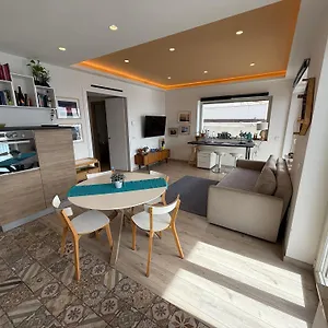 https://casa-vitale-aci-castello.sicilyhotelsitaly.net